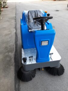 Elektrische Kehrmaschine – Rückansicht